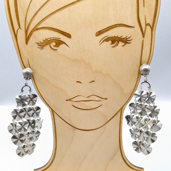 Fabulous Mermaid Scale Clip On Earrings in Wavy Shimmer Silver Tone, Unique - Picture 1 of 4